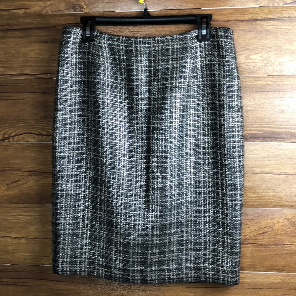 Liz Claiborne wool blended midi skirt size 8